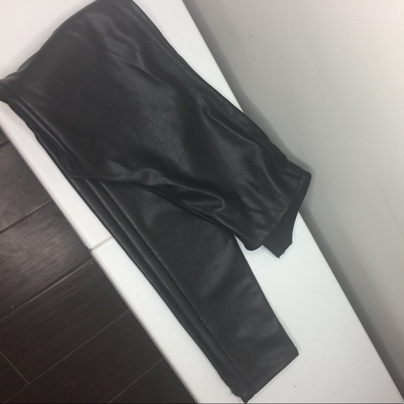 💄SOLD💄 Faux Leather Leggings - H&M - Picture 4 of 8