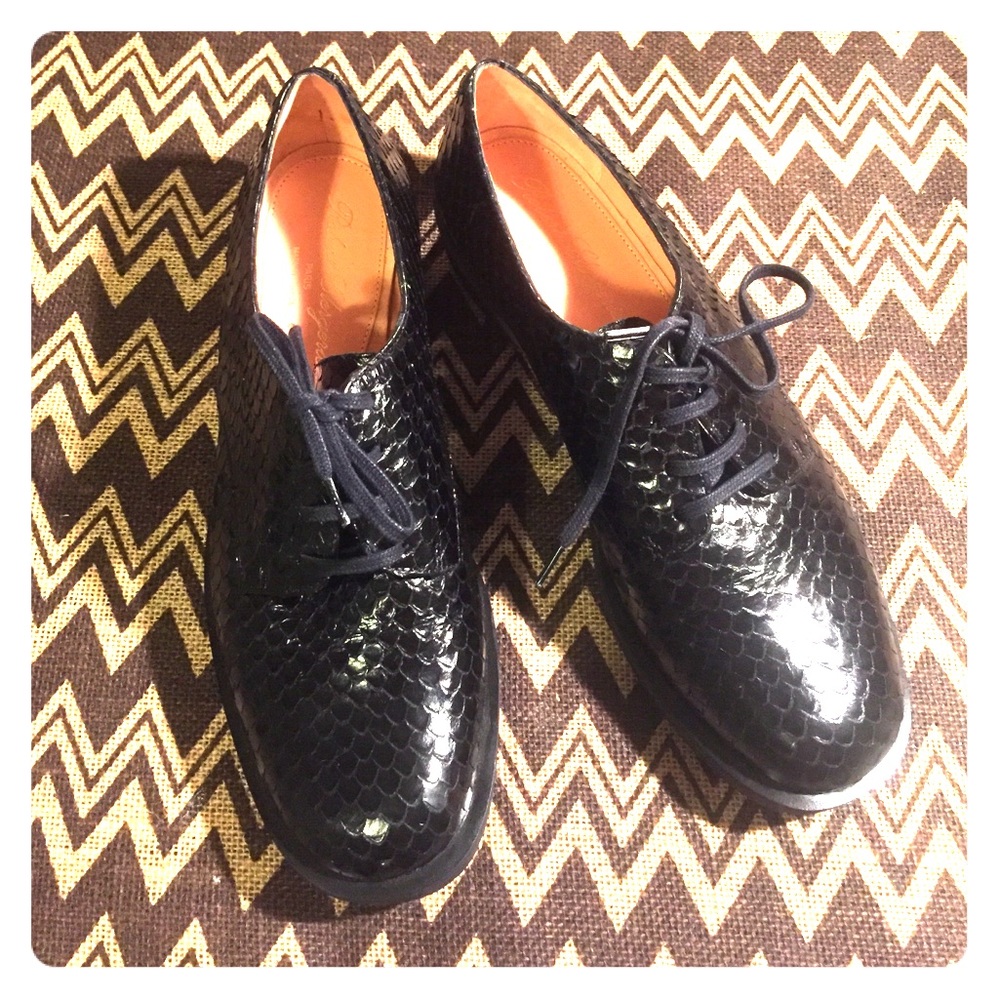 NWOT Robert Cleregie Snake skin oxfords