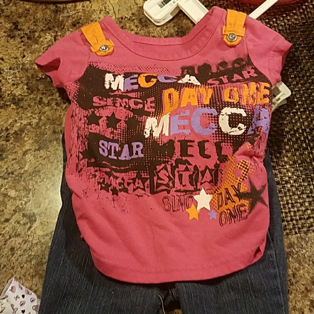 2 piece t shirt with jeans mecca outfit