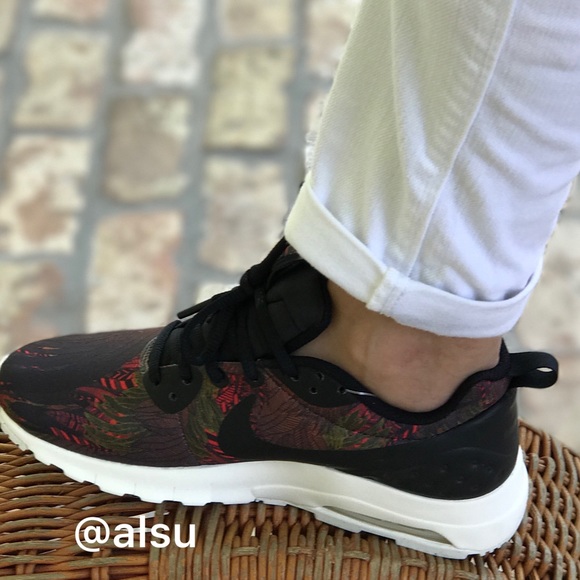 Nike Air Max Print, size 7. - Picture 5 of 8