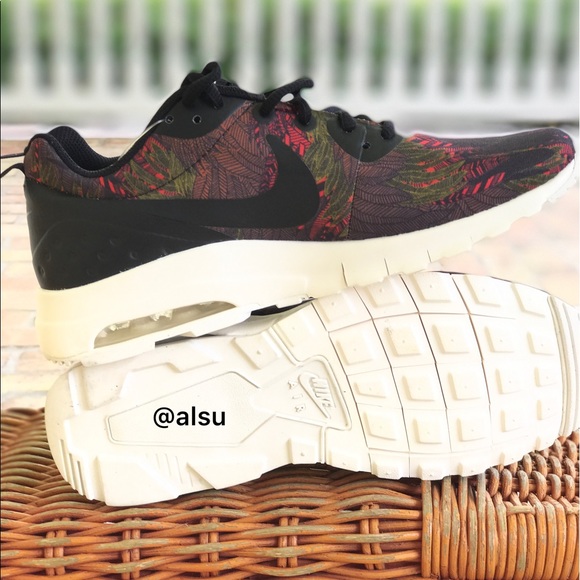 Nike Air Max Print, size 7. - Picture 3 of 8