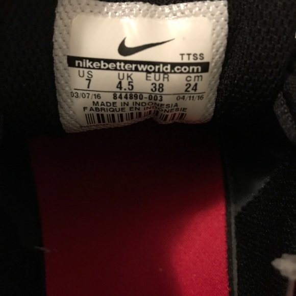 Nike Air Max Print, size 7. - Picture 7 of 8