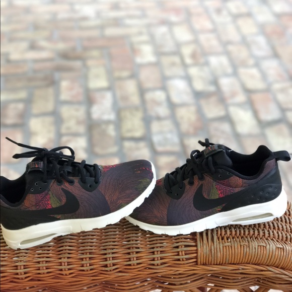 Nike Air Max Print, size 7. - Picture 8 of 8