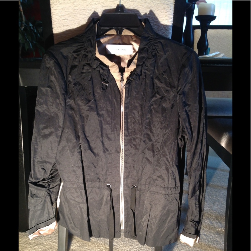 T TAHARI black lightweight jacket
