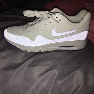 Women's Nike Air Shoes. Brand New!