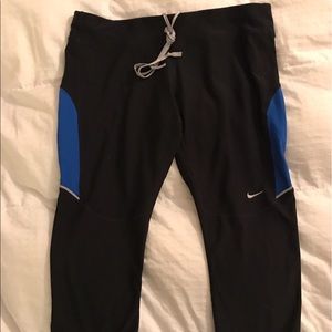 Nike Essential Running Capri