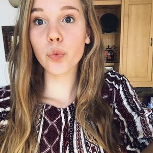 Meet your Posher, Eva