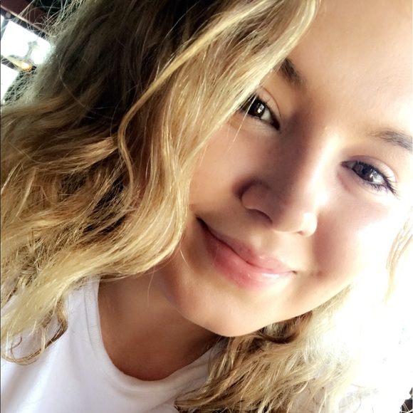 Meet your Posher, Lauren - Picture 1 of 1