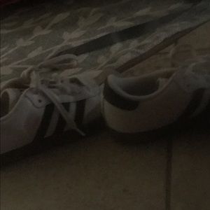 Addidas sambas size 4
