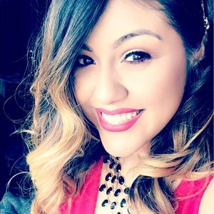 Meet your Posher, Alejandra