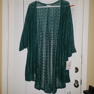 Lularoe NWT green shiny Lindsay size large