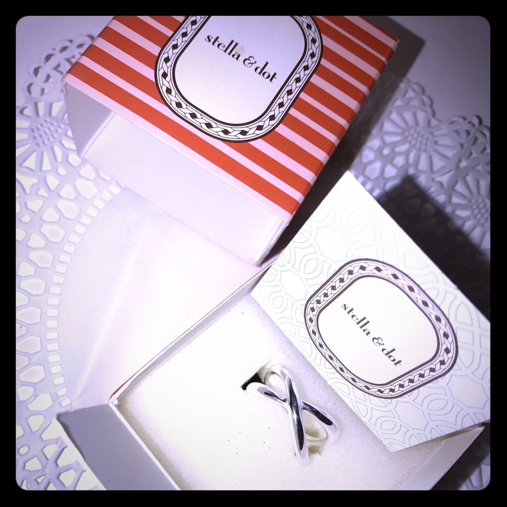 Stella and Dot infinity ring