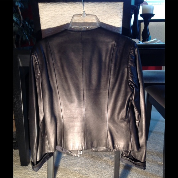 Dana Karan classic black leather jacket - Picture 3 of 3