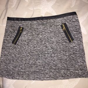 Patterned skirt with zippers