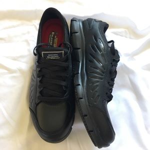 BNWOT Skechers slip resistant shoes