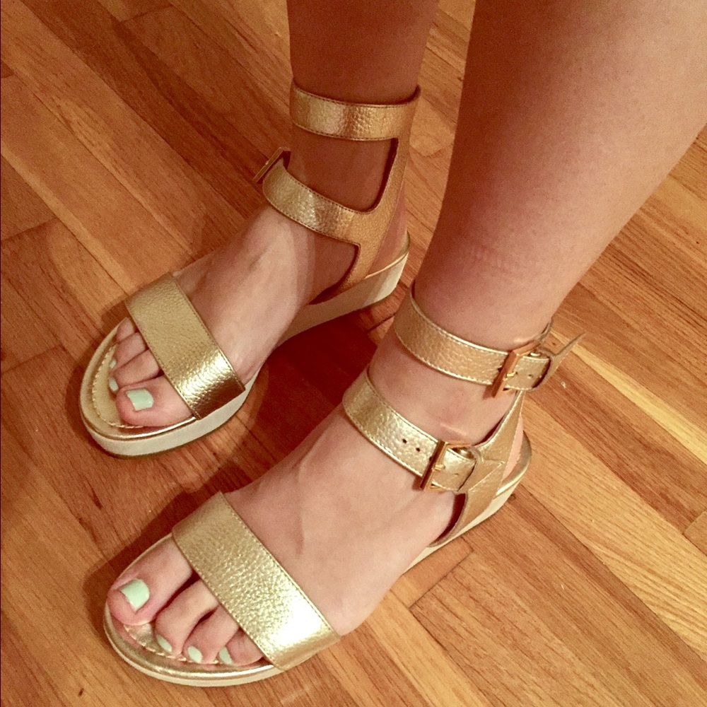 Kate Spade Platform Sandals golden!