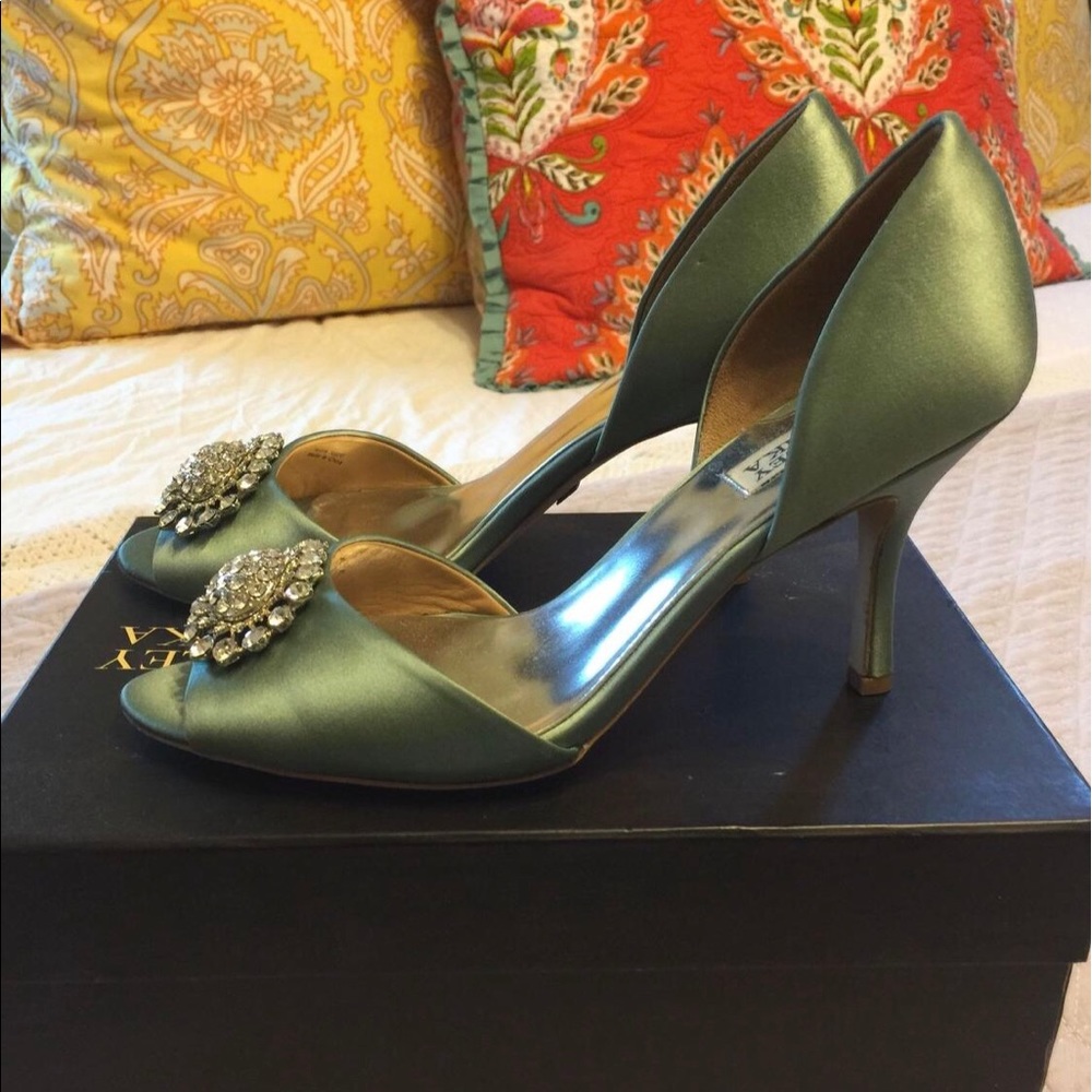 Badgley Mishka size 10 heels in Seafoam