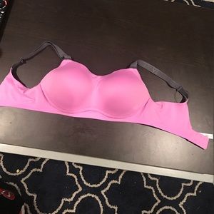 VS Sports Bra 34C