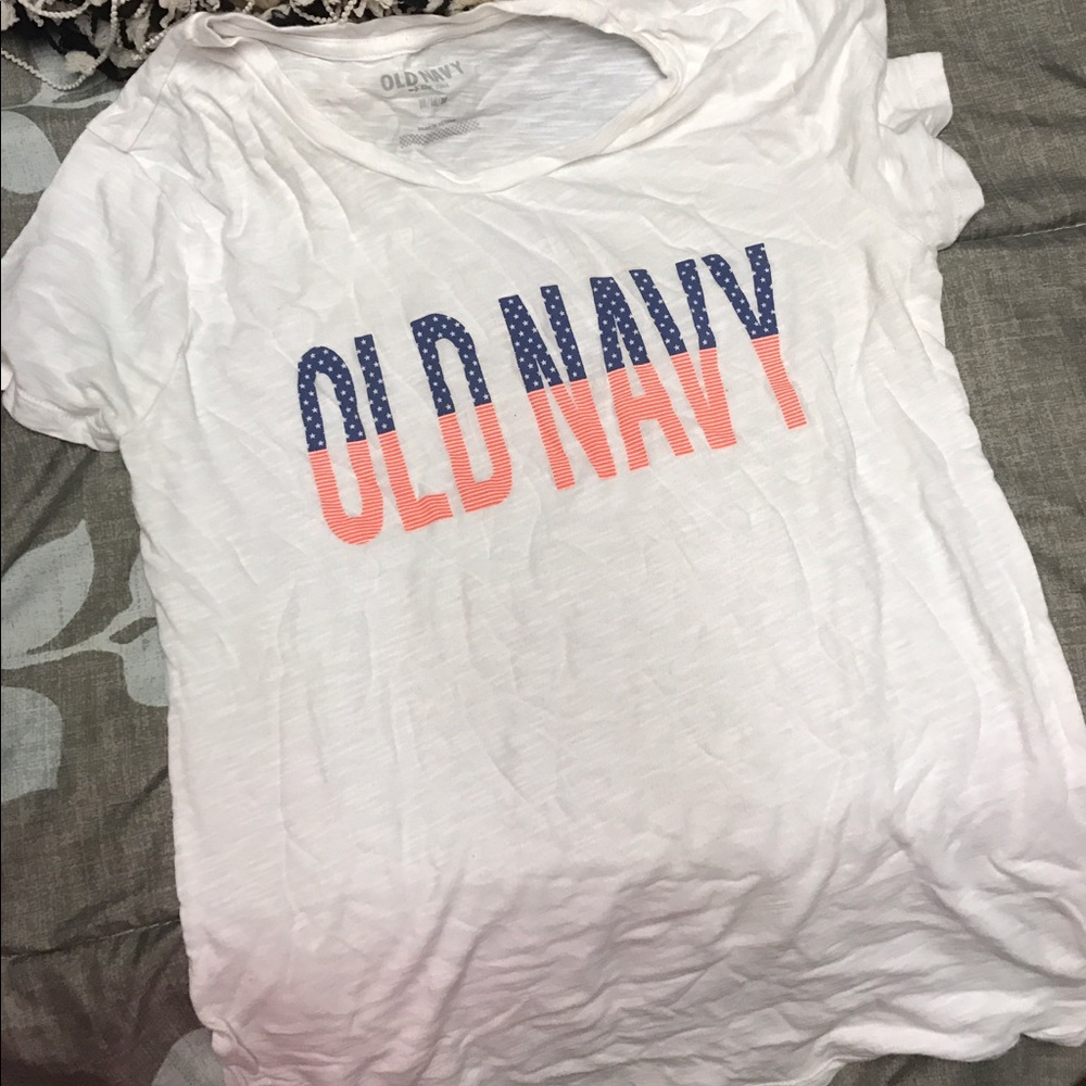 Old navy t shirt