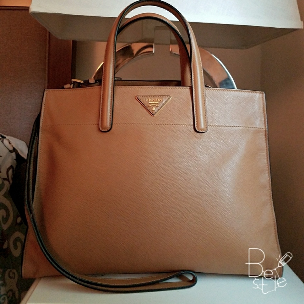 #SOLD#!!100%Authentic Prada Saffiano!!