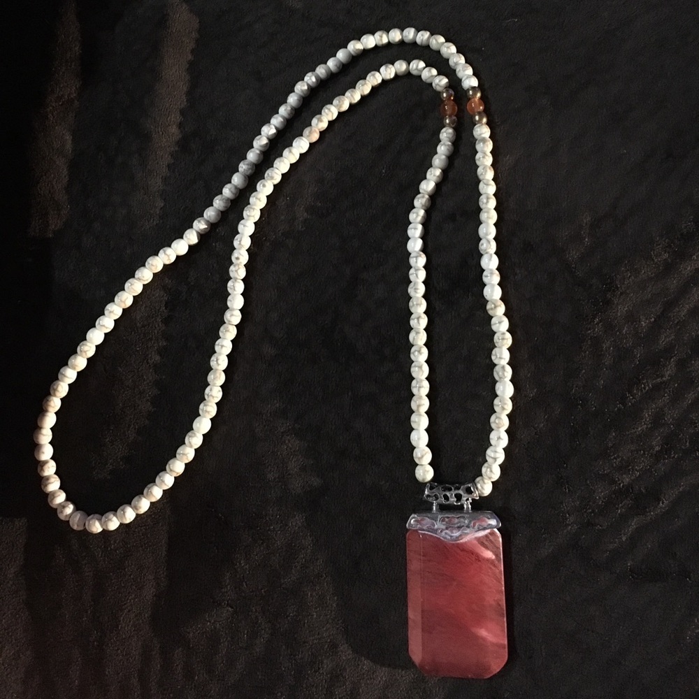 Beautiful White Howlite & Cherry Quartz Necklace