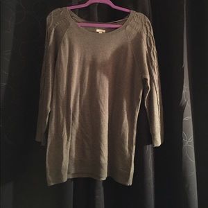 Gray/beiges sweater