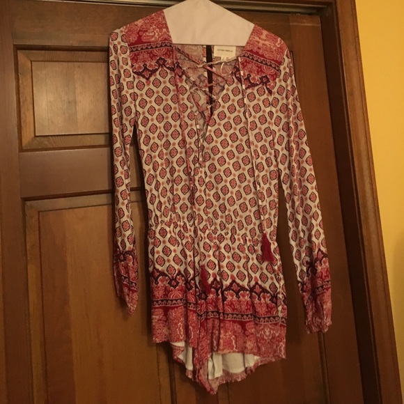 Patterned lace up romper - Picture 1 of 3