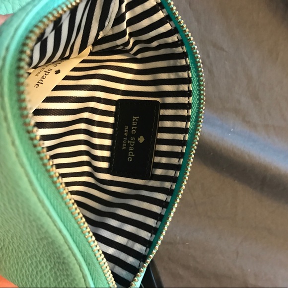 Kate Spade wristlet w/Gold logo - Picture 3 of 3