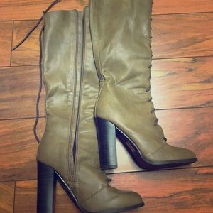 Brown lace up boots!