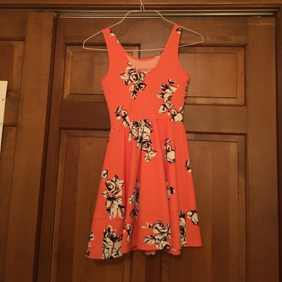 Girly skater dress - Picture 2 of 2