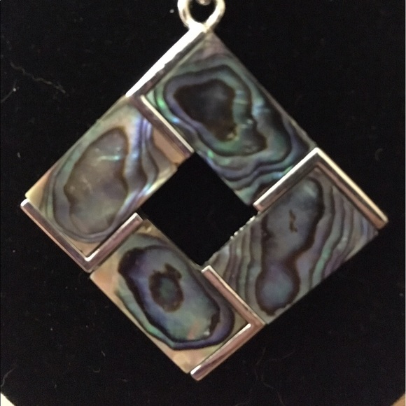 Diamond Shell yoke Necklace - Picture 2 of 8