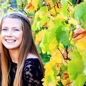 Meet your Posher, Farris