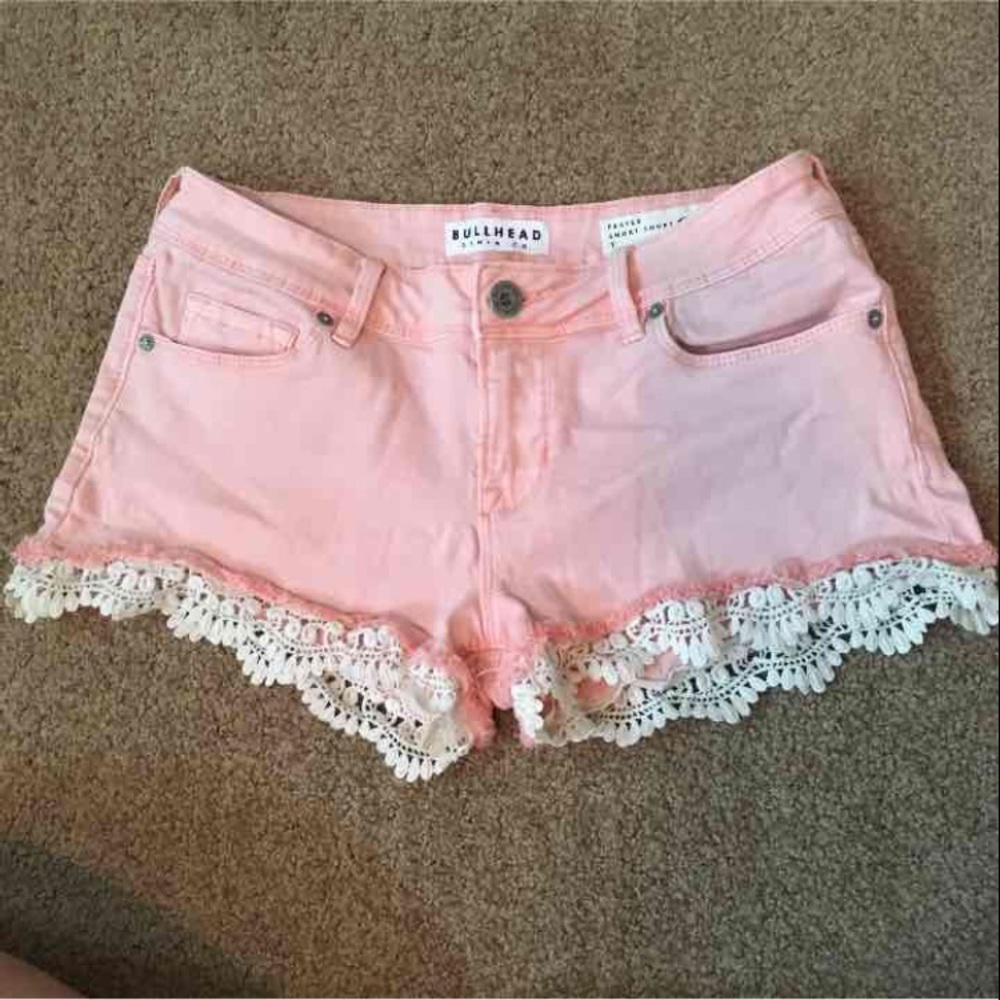 SALE🎉 Light pink and lace shorts