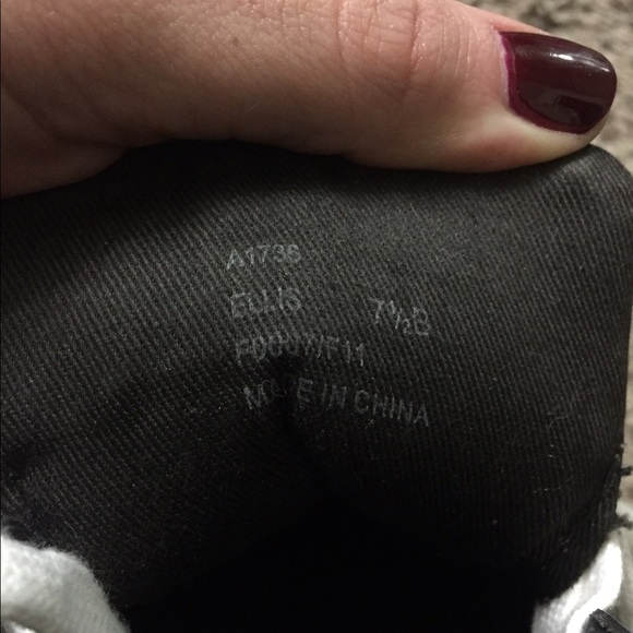 7.5 Coach High Tops - Picture 2 of 5