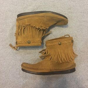 Minnetonka back zip booties