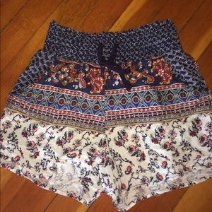 Girls patterned shorts