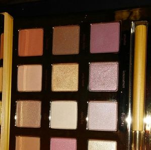 BNIB LE Tarte Grav3yardgirl Swamp Queen Eye & Chee