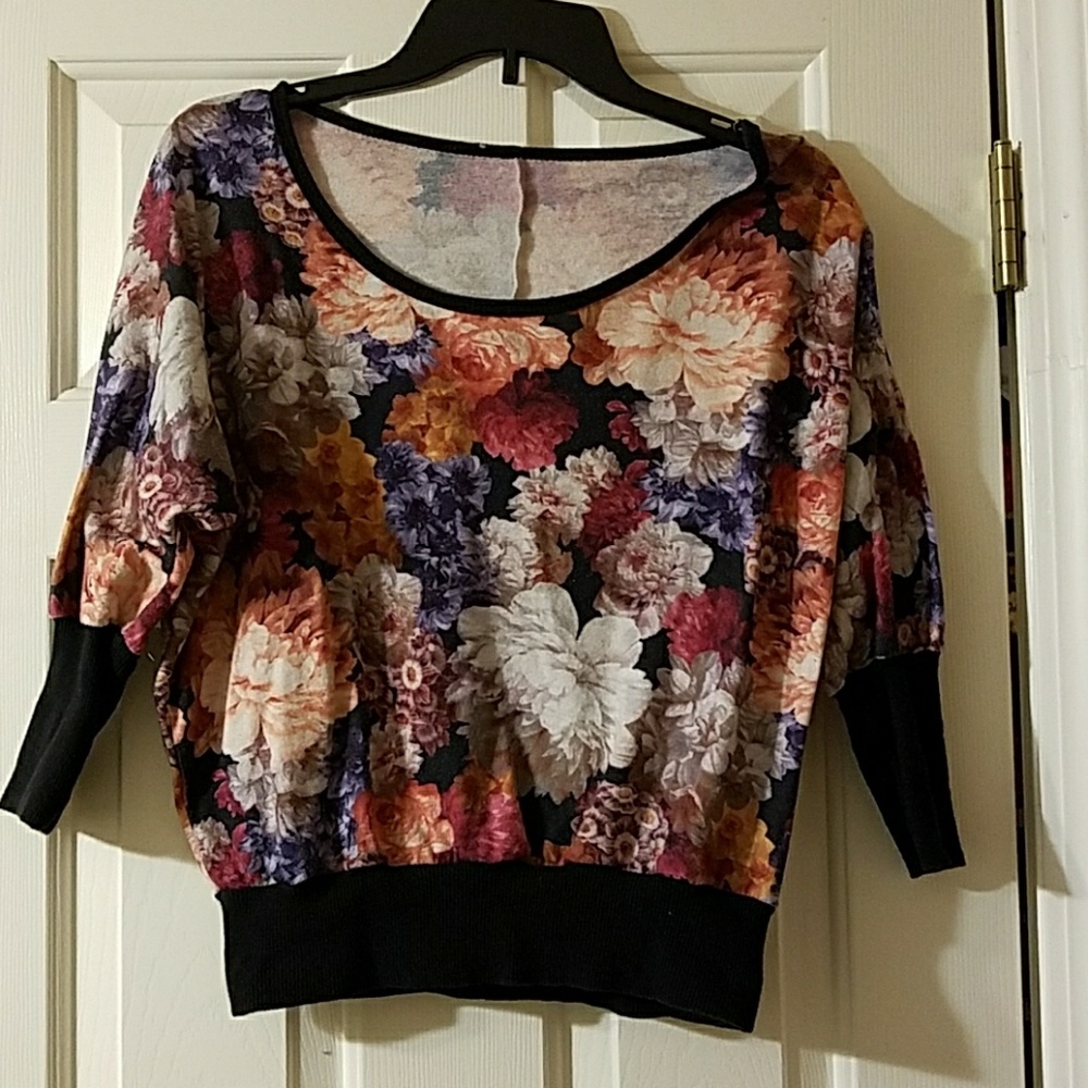 Crop floral sweater