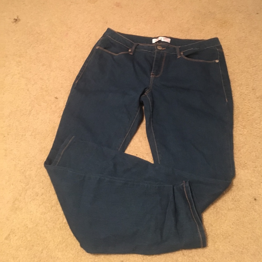 Skinny jeans. Never worn!