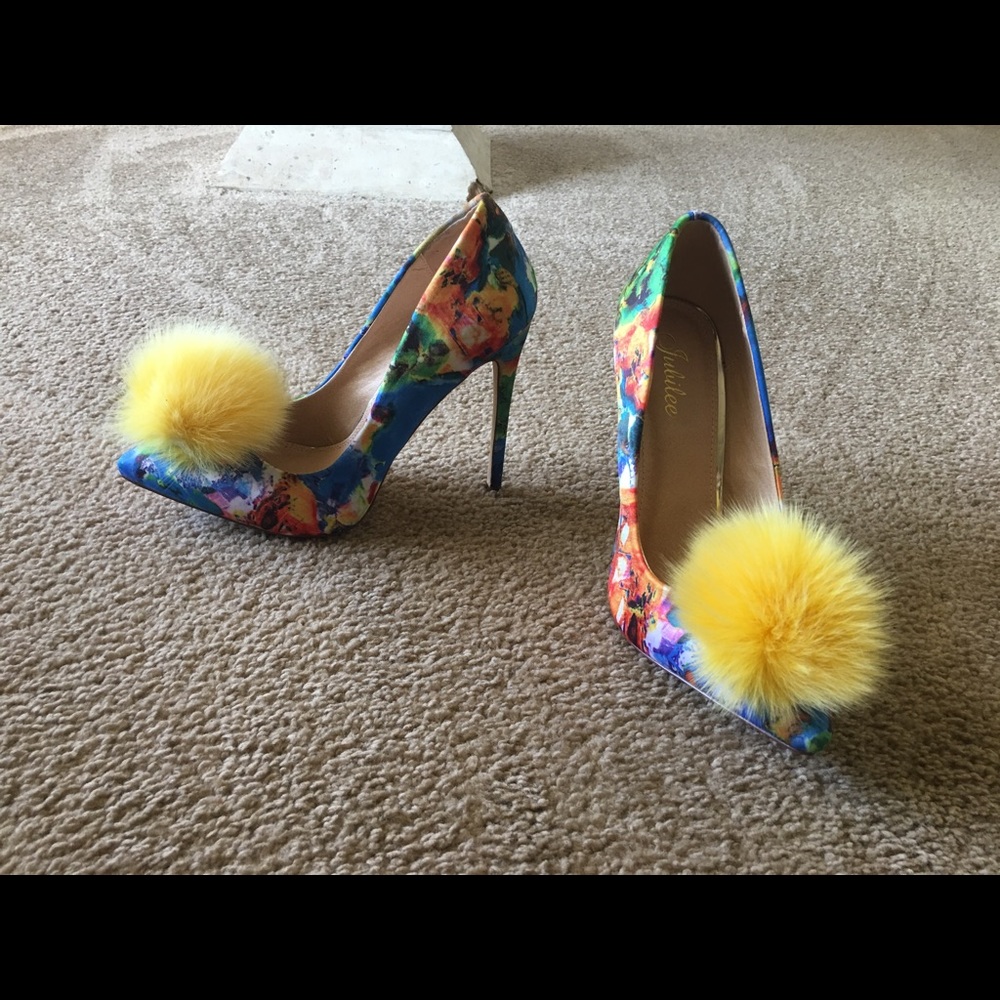 Sexy multicolored  satin pump😍👠