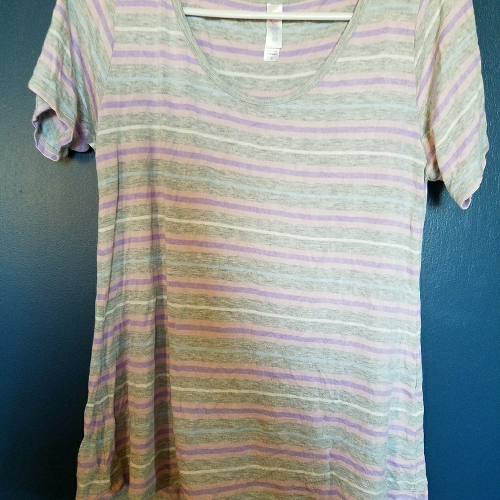 Lularoe classic tee small