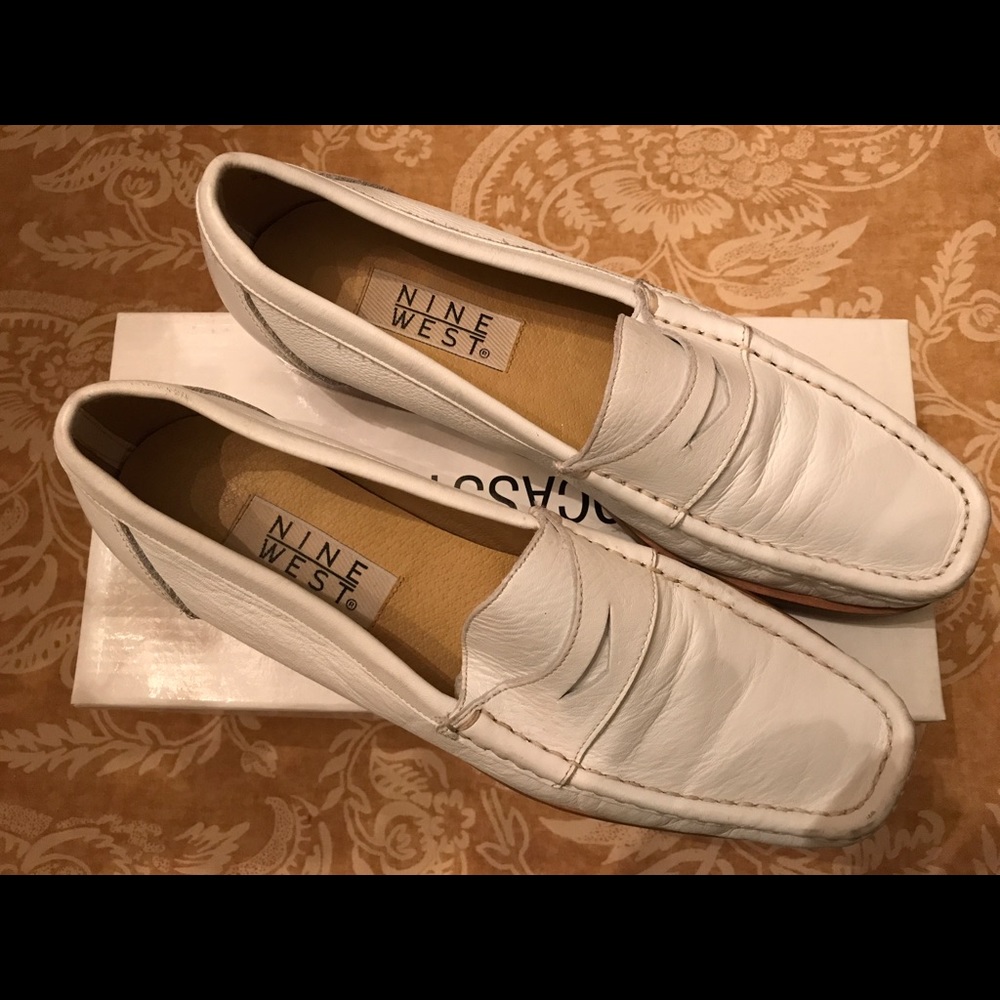 White leather loafers by NINE WEST