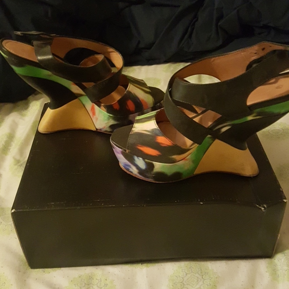 Leifsdottir watercolor bamboo platforms