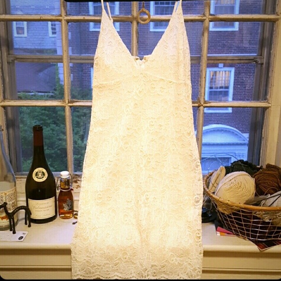 Urban outfitters white lace dress  soldout online - Picture 3 of 3