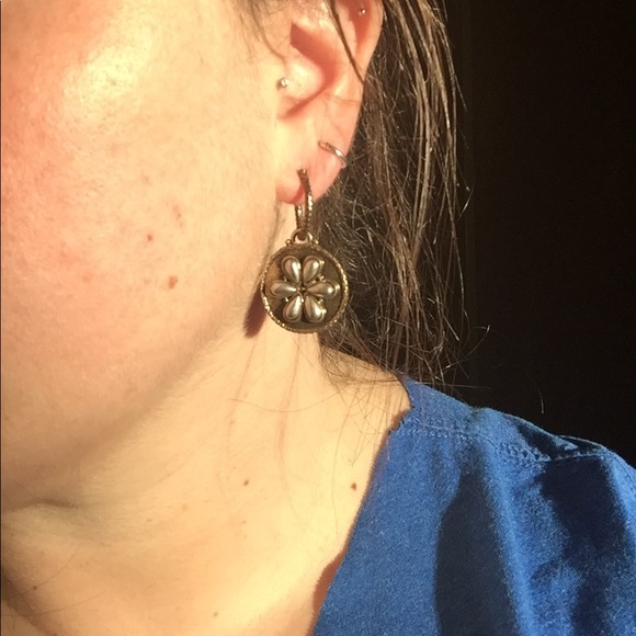 Lucky Brand Earrings 🐚 - Picture 4 of 4