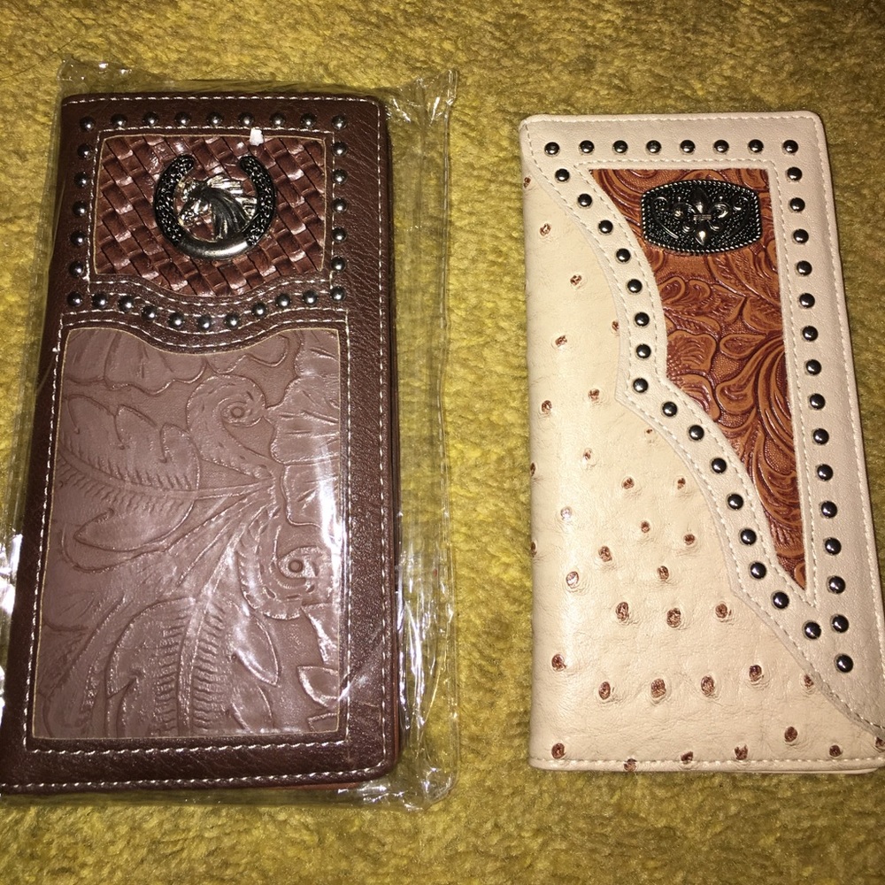 Wallets - Picture 2 of 6