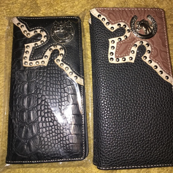 Wallets - Picture 3 of 6