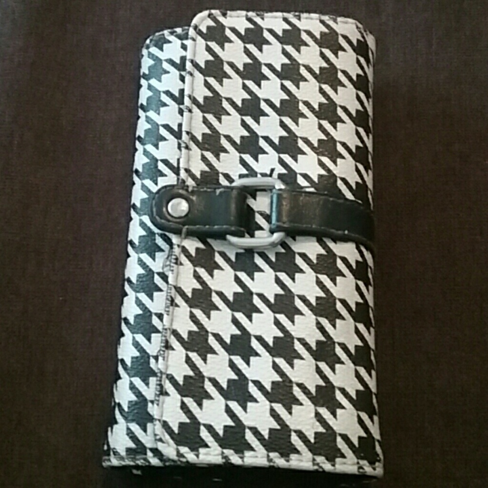 Black and white wallet