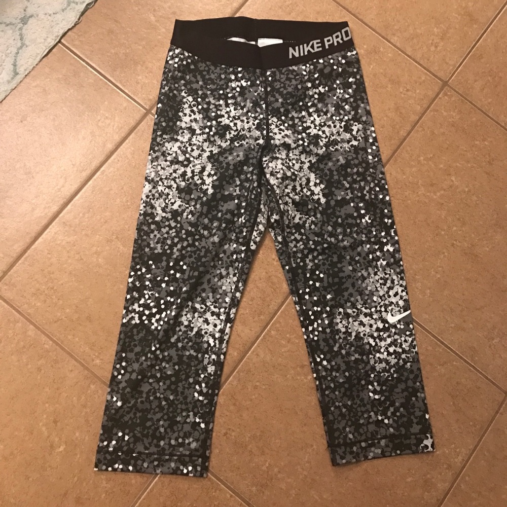 Nike Pro Capris