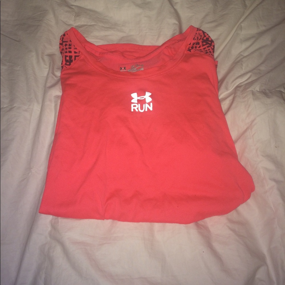 Athletic shortsleeve tee